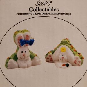 Scott's Collectables Bunny Salt and Pepper Shaker